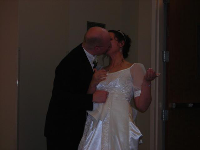 A kiss after the cake!